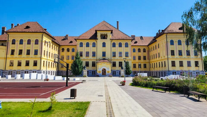 colegiul-national-inochentie-micu-clain-aug-2022.jpg