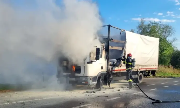 incendiu-autocamion001-1000x600.webp.webp