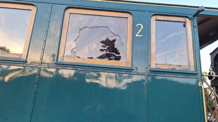 vagon-mocanita-vandalizat-14-iul-2024.jpg