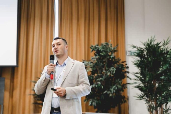 Iulian-Ghisoiu01.jpg