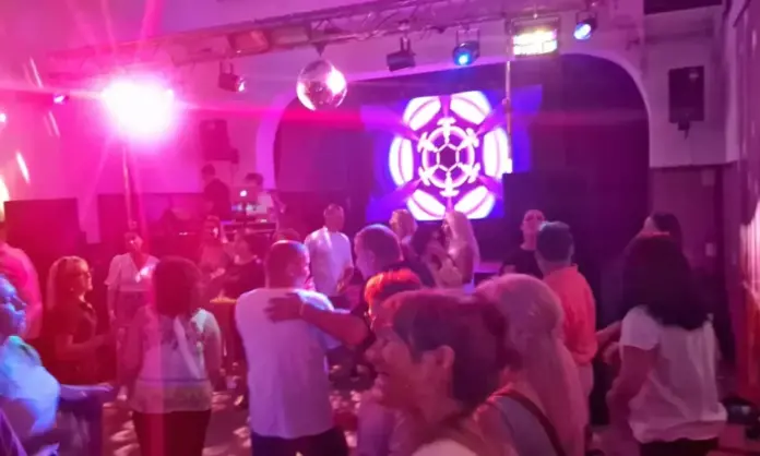 discoteca-retro-teius001-1000x600.webp.webp