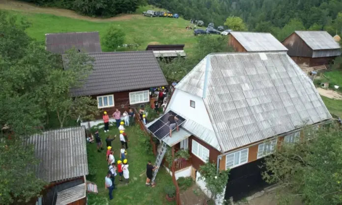 panouri-fotovoltaice-gospodarii-izolate-apuseni001-1000x600.webp.webp