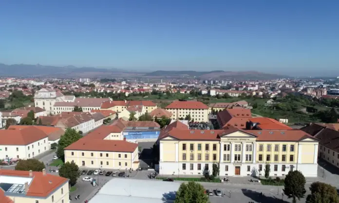 universitatea-1-decembrie-1918-alba-iulia-aerian-drona001-1000x600.webp.webp