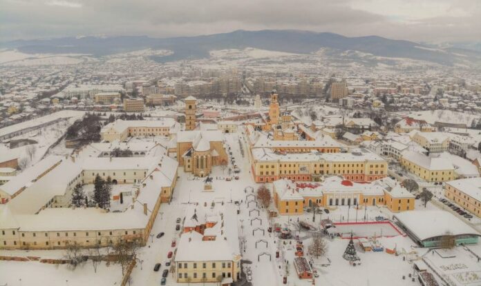 Alba-Iulia-zapada-cele-2-catedrale-si-parcul-de-iarna.jpg