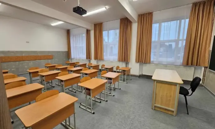 sala-de-clasa-scoala002-1000x600.webp.webp