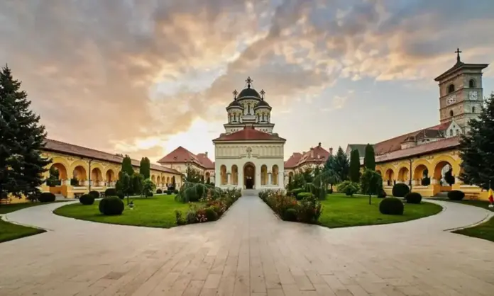 Catedrala-Reintregirii-Alba-Iulia-1000x600.webp.webp