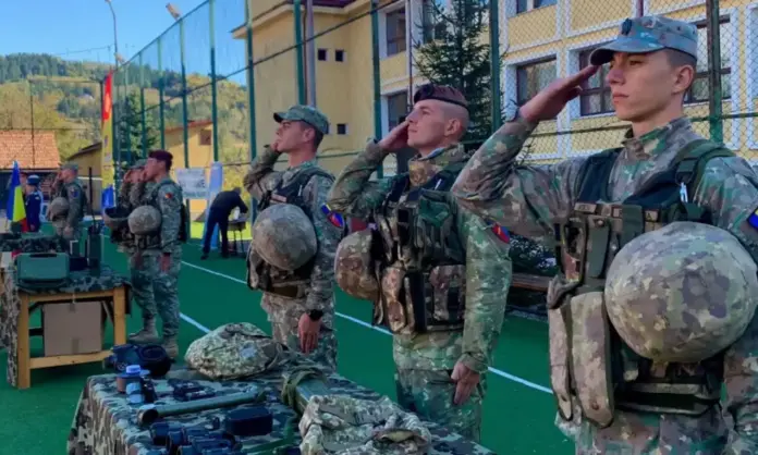 Ziua-Armatei-Romaniei-in-scoli-Campeni-militar-1000x600.webp.webp