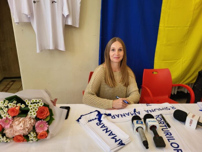 simona-amanar-1728392485.jpg