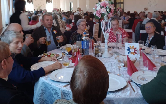 ziua-pensionarilor-cugir-1-oct-2024-960x600.jpg