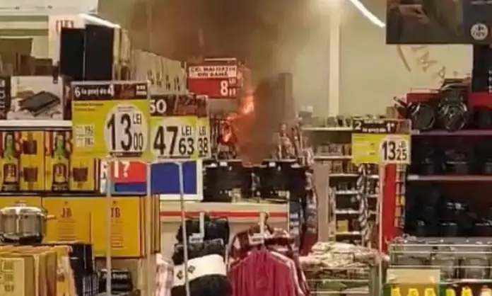 incendiu-carrefour-carolina-mall001-1000x600.webp.webp
