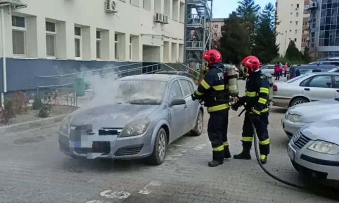 incendiu-masina-parcare-spital001-1000x600.webp.webp
