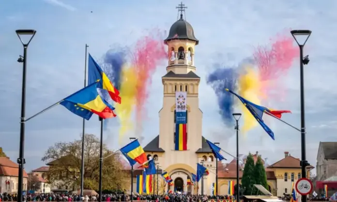 mesaje-de-ziua-nationala-Decembrie-Alba-Iulia-artificii-de-zi-mesaje-de-1-decembrie-felicitari-ziua-nationala-catedrala-incoronarii-1000x600.webp.webp