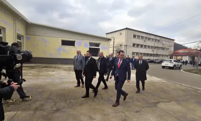 ministrul-Economiei-Radu-Oprea-la-UM-Cugir001-1000x600.webp.webp