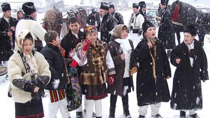 Plugusorul-copii-care-merg-la-colindat.jpg