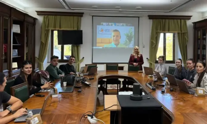 Studenti-Facultatea-Stiinte-Economice-UAB-Alba-Iulia-1000x600.webp.webp