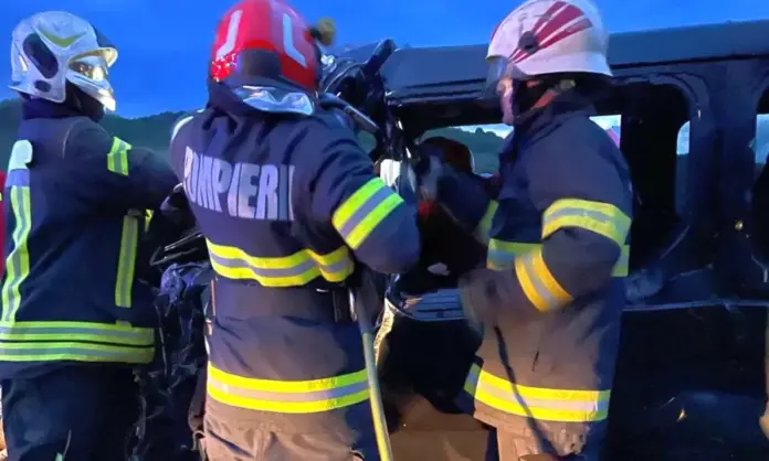 descarcerare-isu-pompieri-accident001-1000x600.webp.webp