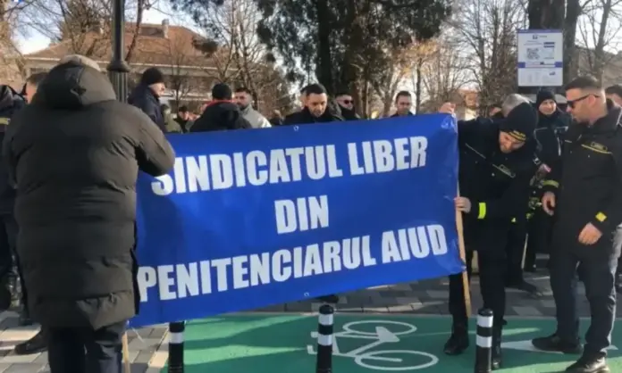 protest-alba-iulia-politisti-ordonanta-trenulet-1000x600.webp.webp