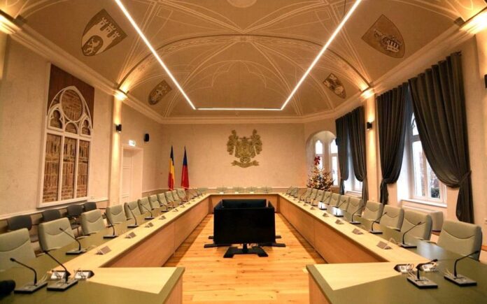 primaria-sebes-sala-sedinte-consiliul-local-mar-2025-960x600.jpg