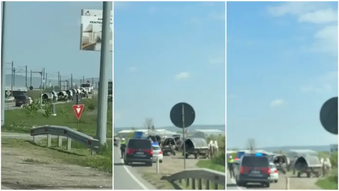 carute-de-nomazi-romi-tigani-escortate-de-politie-si-jandarmi-la-Trei-poduri-Alba.webp.webp