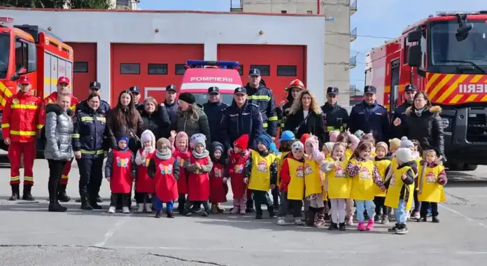 copii-si-pompieri-alba-iulia-8-aprilie-20254.webp.webp
