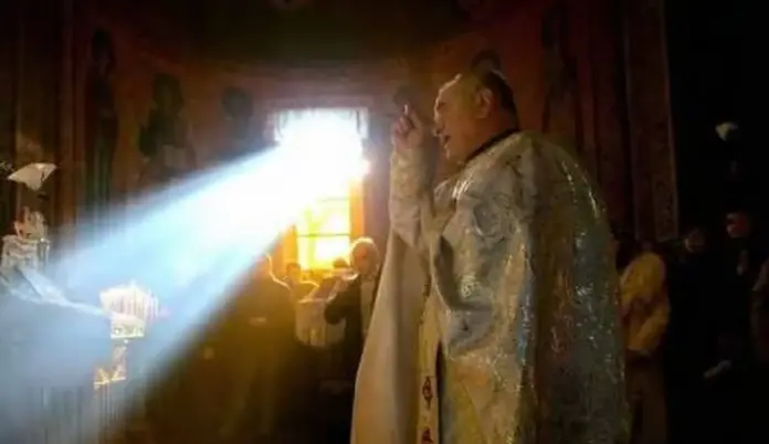 preot-in-biserica-lumina-Saptamana-Luminata.webp.webp