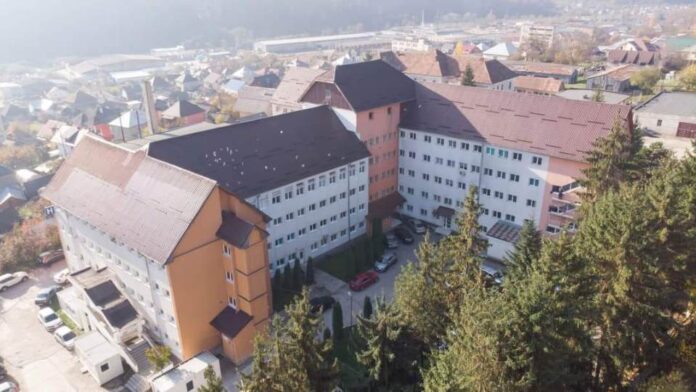spitalul-orasenesc-campenir01.jpg