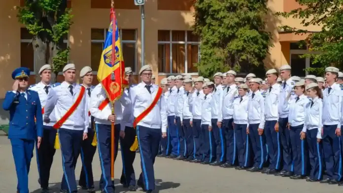 prima-ceremonie-militara-boboci-colegiu-militar-alba-iulia-7-sept-2025.webp.webp