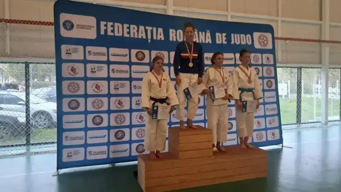 Laura-Bogdan-podium-campionat-national-u21-2025.webp.webp