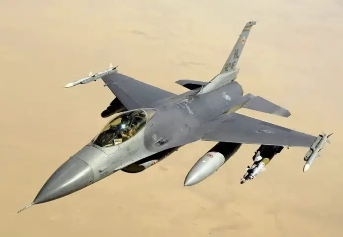 avion-F16001.webp.webp